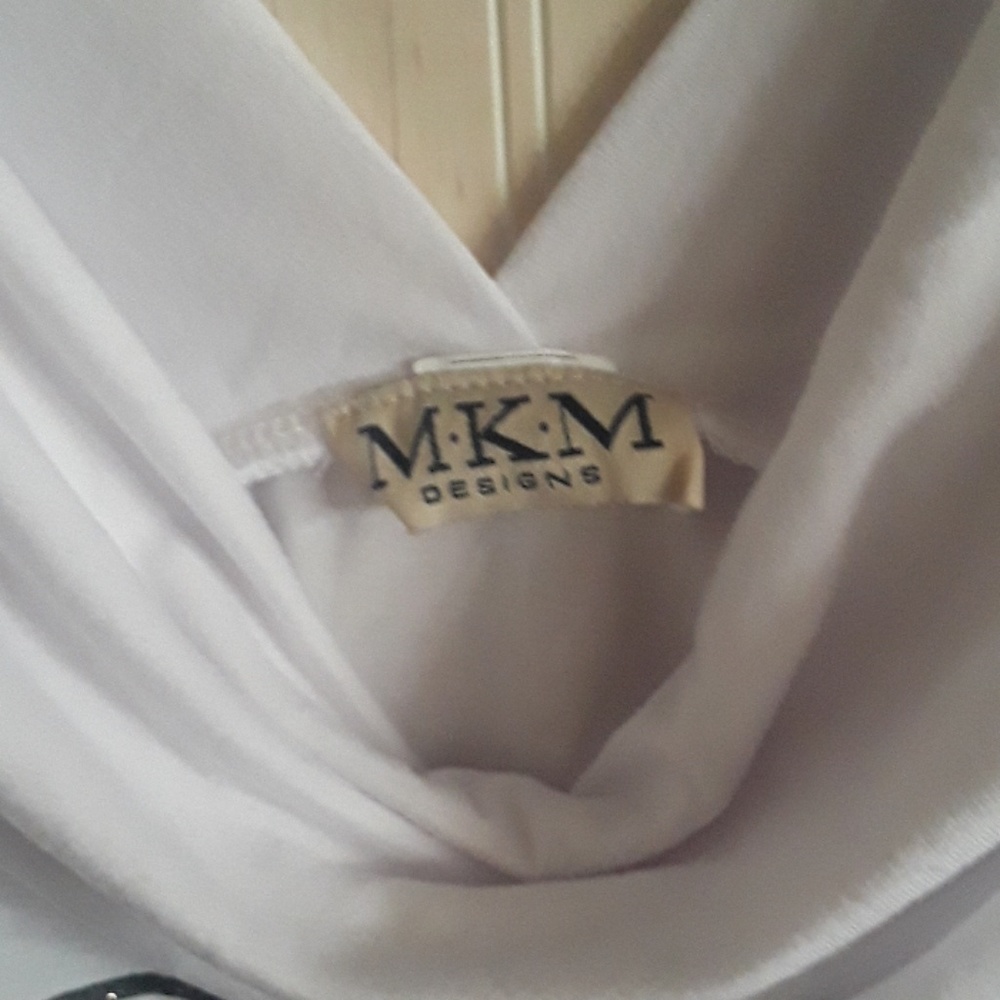 Top - Picture 2 of 2